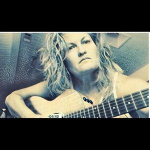 Meet your Posher, Suzanne